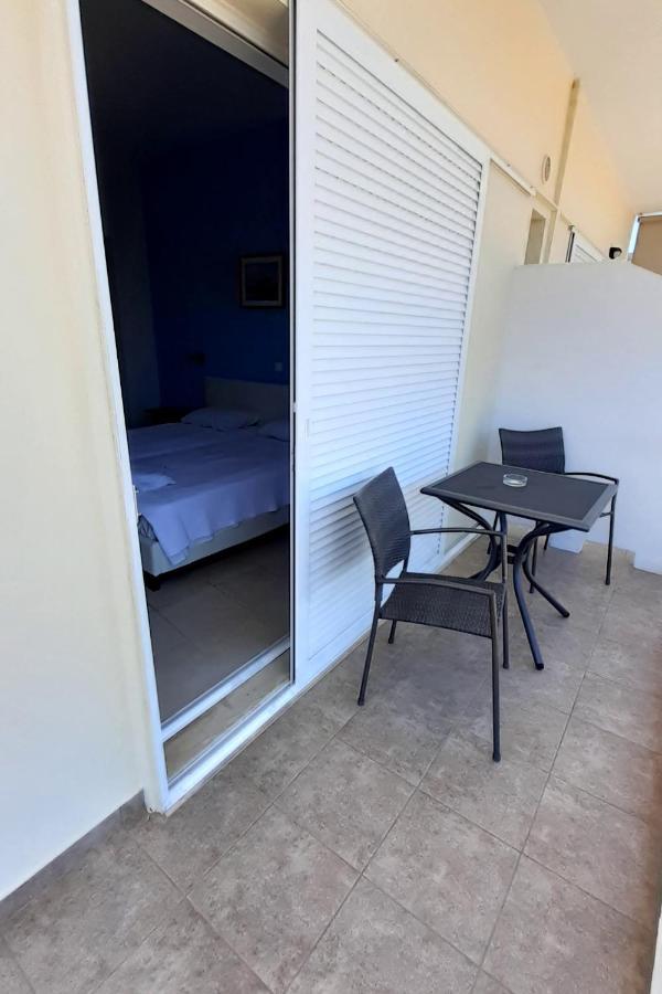 Nikolaki Rooms Pórto Ráfti Exterior foto