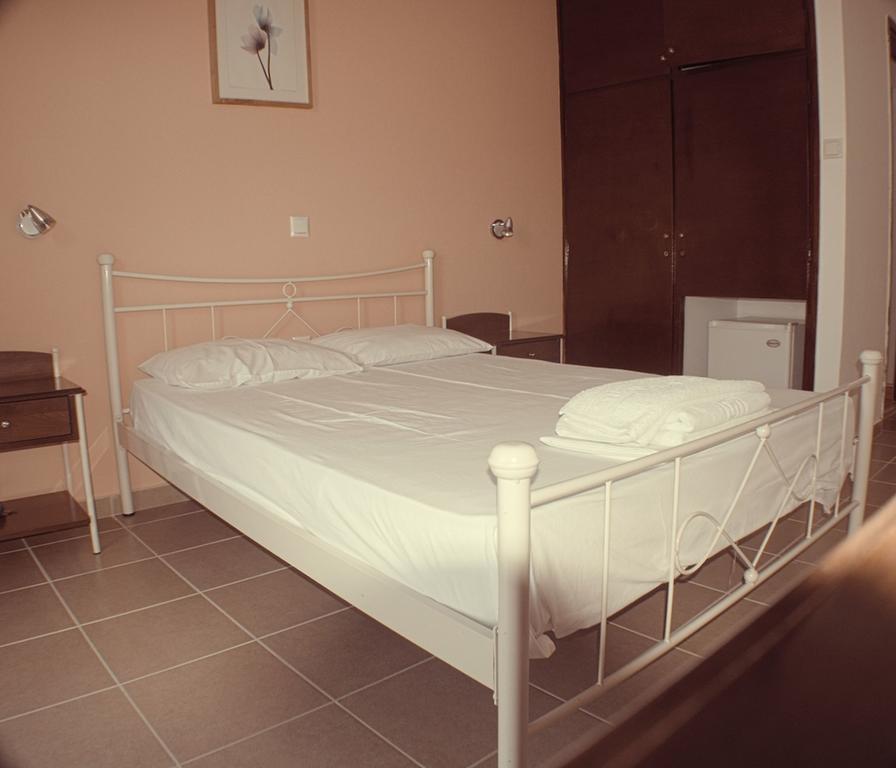 Nikolaki Rooms Pórto Ráfti Exterior foto